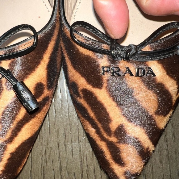 Prada leopard print flats 37 1/2 preowned excellent condition. Authentic - Picture 4 of 8